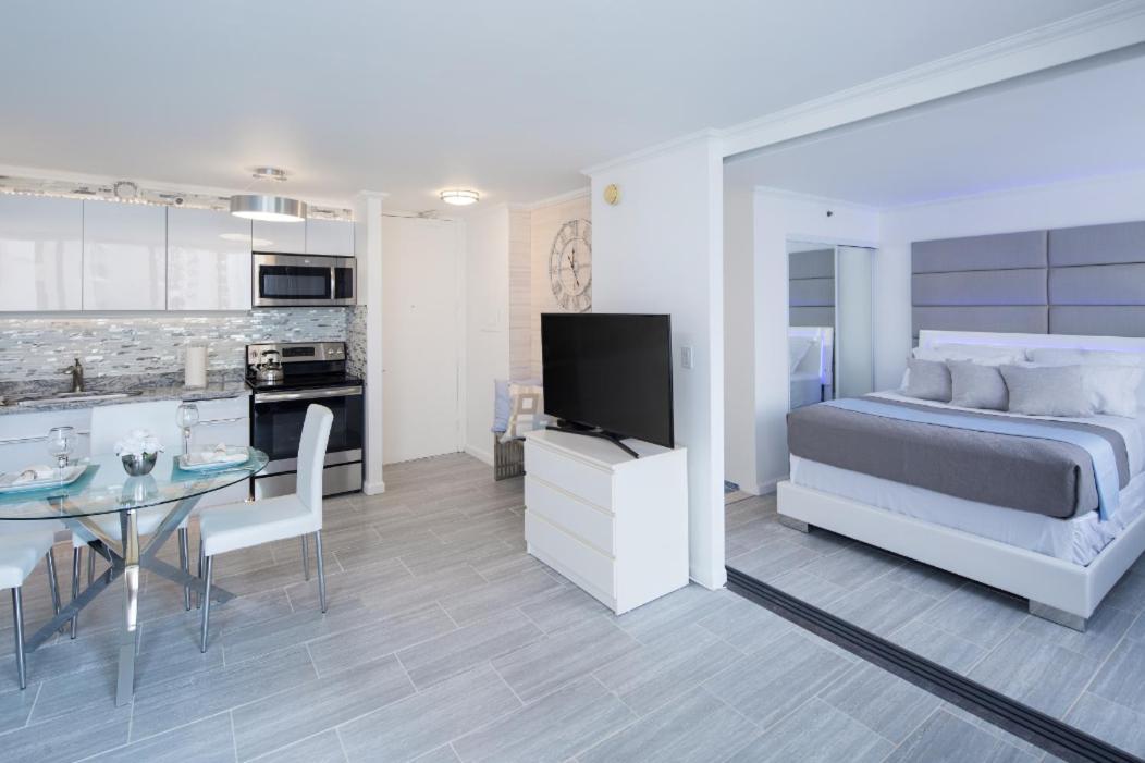 Waikiki Banyan Modern One Bedroom Free Parking Хонолулу Екстериор снимка